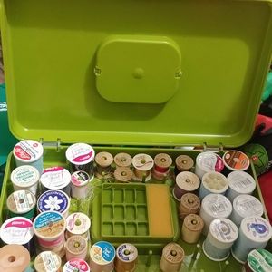 Vintage Olive Green Thread Case/Spools
